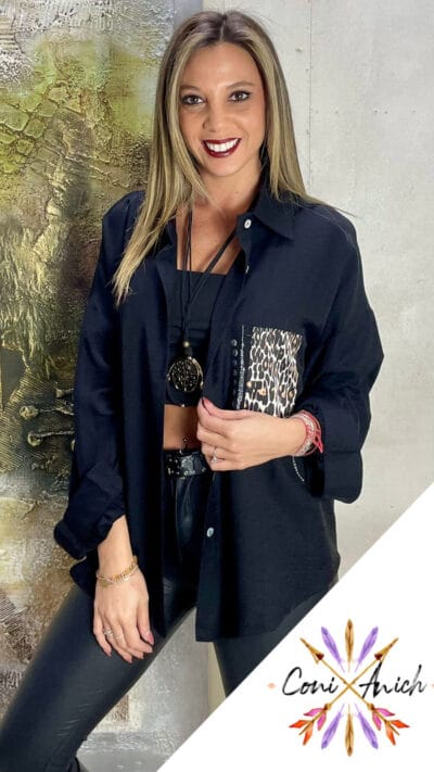 Blusa ITALY Símil Lino Aplicación Animal Print Jaspeada