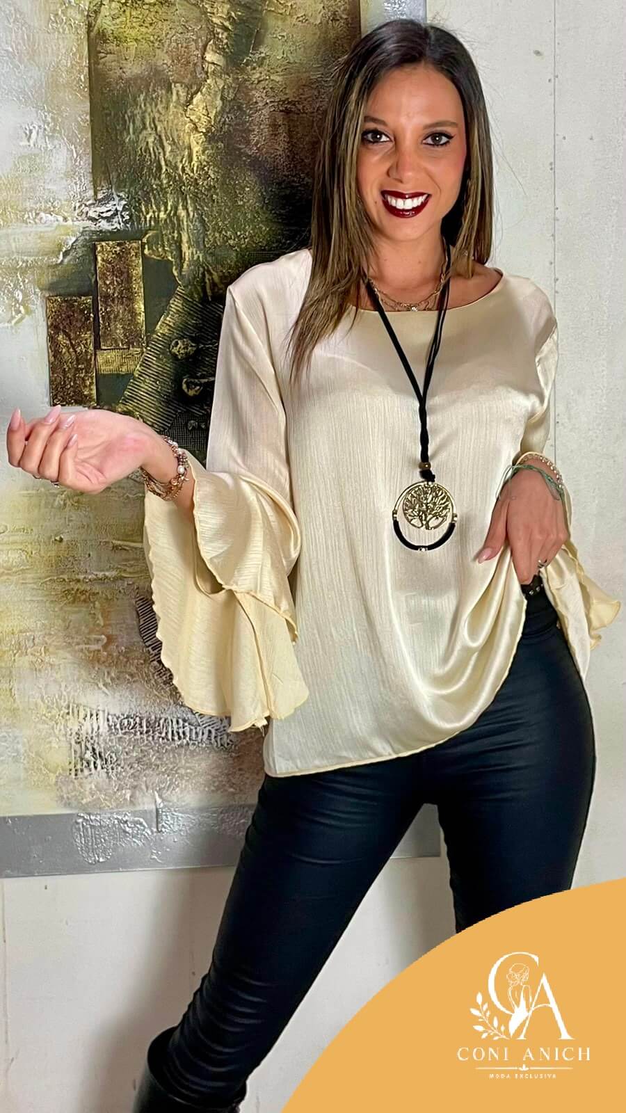 Vestido corto rojo encaje tipo blusón manga campana